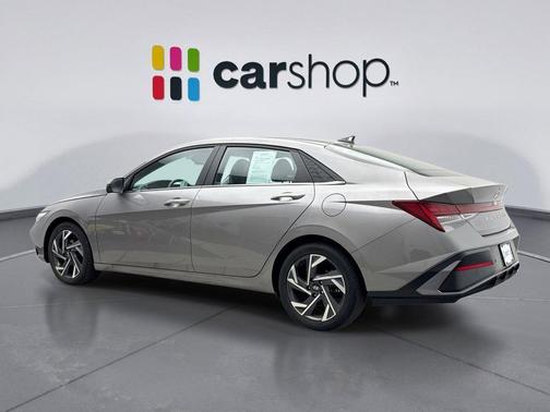 Fluid Metal 2024 Hyundai ELANTRA Limited
