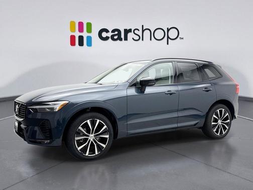 2024 Volvo XC60 B5 Ultimate Dark Theme
