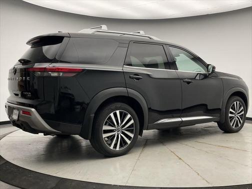 2022 Nissan Pathfinder Platinum 4WD