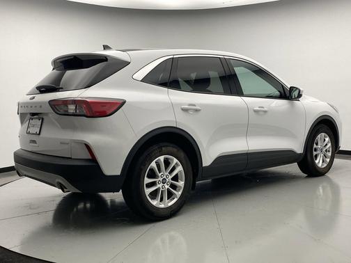 Oxford White 2020 Ford Escape SE