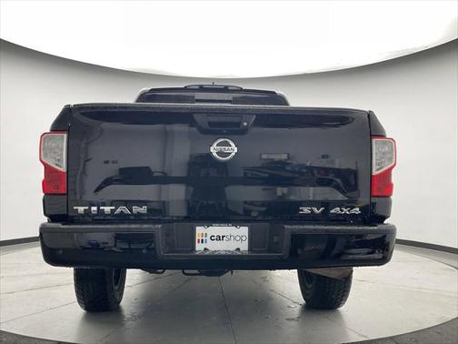2022 Nissan Titan SV