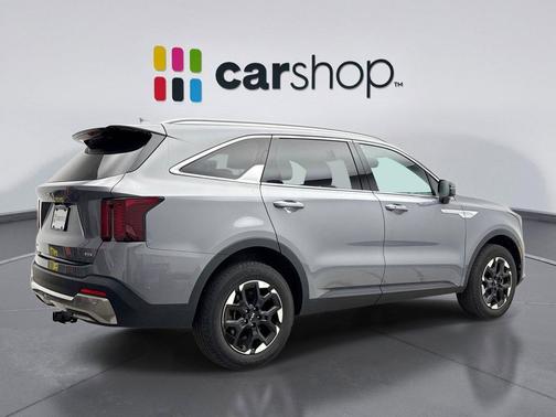 Everlasting Silver 2024 Kia Sorento S