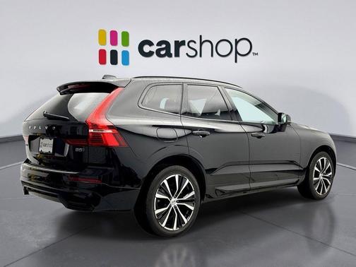 2023 Volvo XC60 B5 Plus Dark Theme