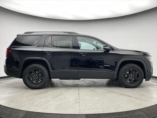 2022 GMC Acadia AWD AT4