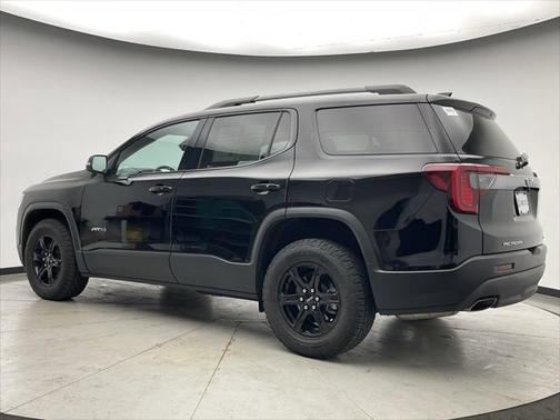 2022 GMC Acadia AWD AT4