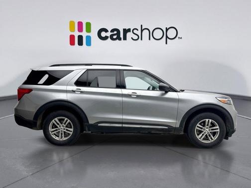 Iconic Silver Metallic 2023 Ford Explorer XLT