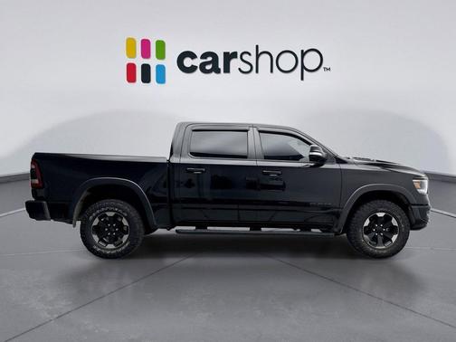 Diamond Black Crystal Pearlcoat 2019 RAM 1500 Rebel