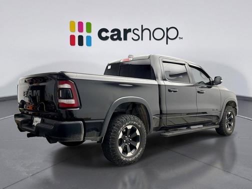 Diamond Black Crystal Pearlcoat 2019 RAM 1500 Rebel