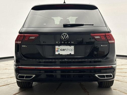 Deep Black 2023 Volkswagen Tiguan 2.0T SEL R-Line 4MOTION