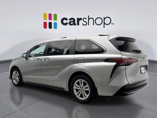 2023 Toyota Sienna Platinum 7 Passenger