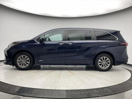 2021 Toyota Sienna XLE 7 Passenger