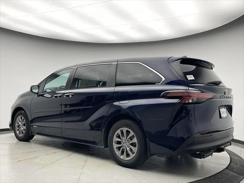 2021 Toyota Sienna XLE 7 Passenger