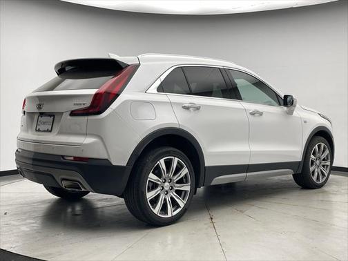 2022 Cadillac XT4 Premium Luxury