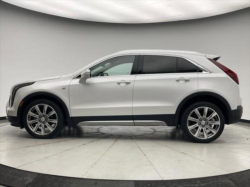 2022 Cadillac XT4 Premium Luxury