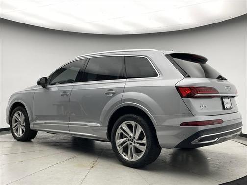 2022 Audi Q7 55 Premium Plus
