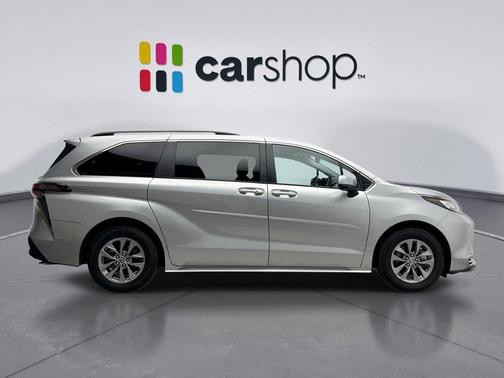2023 Toyota Sienna XLE 7 Passenger