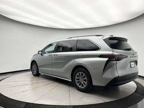 2023 Toyota Sienna XLE 7 Passenger