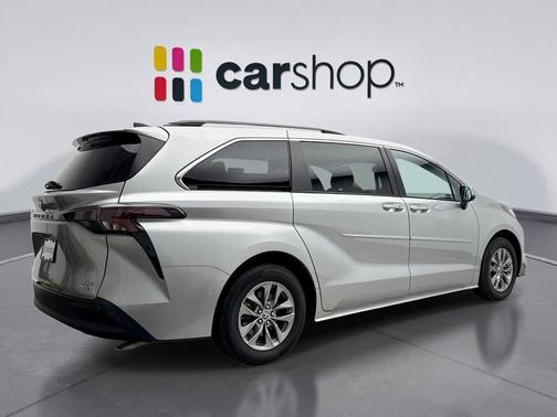 2023 Toyota Sienna XLE 7 Passenger