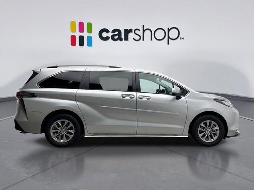 2023 Toyota Sienna XLE 7 Passenger