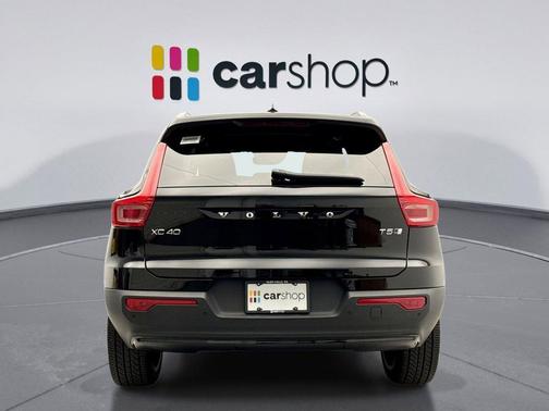 2021 Volvo XC40 T5 R-Design