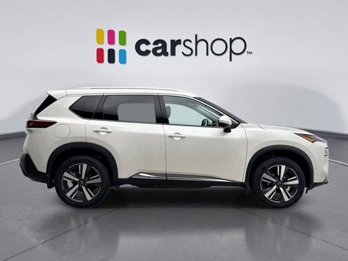 Pearl White Tricoat 2023 Nissan Rogue SL
