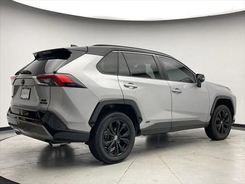 2022 Toyota RAV4 Hybrid SE