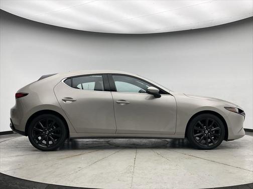 2022 Mazda Mazda3 FWD w/Premium Package