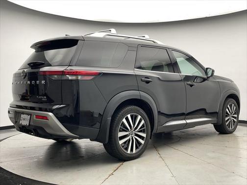 2022 Nissan Pathfinder Platinum 4WD