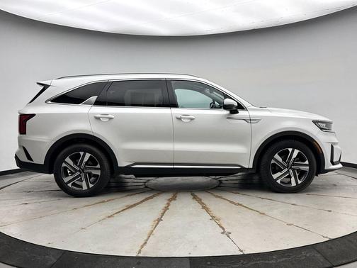 Snow White Pearl 2023 Kia Sorento Hybrid EX