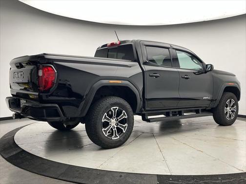 2024 GMC Canyon Base