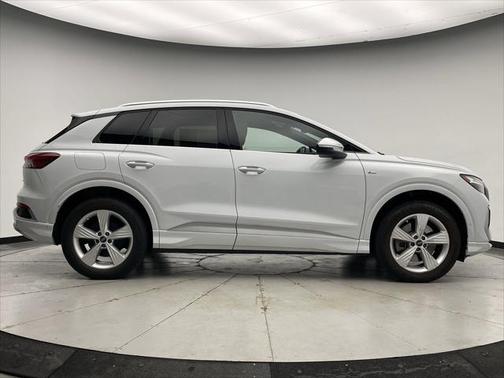2024 Audi Q4 e-tron Premium Plus 50 quattro