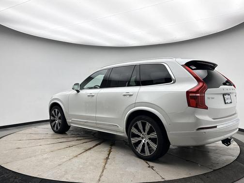 2024 Volvo XC90 B6 Plus Bright Theme 7-Seater