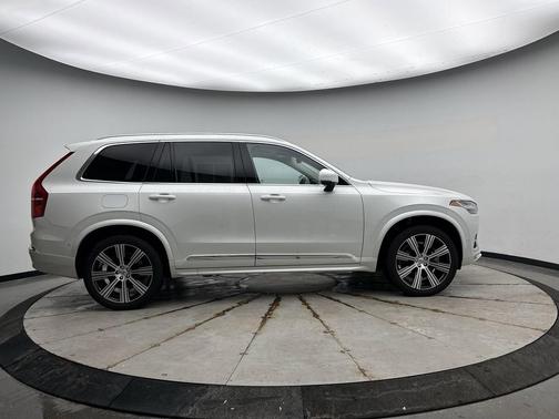 2024 Volvo XC90 B6 Plus Bright Theme 7-Seater