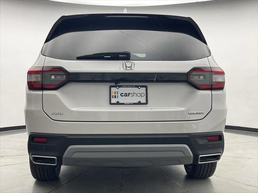 2025 Honda Pilot Touring 8-Passenger