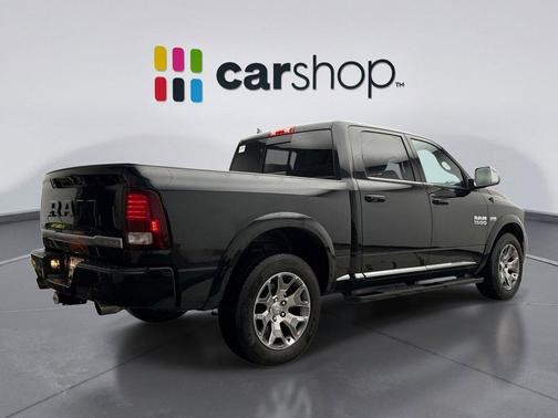 Brilliant Black Crystal Pearlcoat 2018 RAM 1500 ST