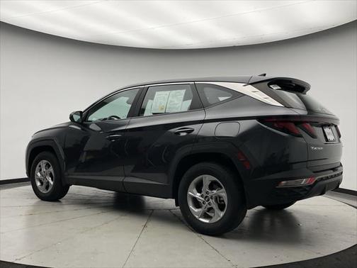 2022 Hyundai TUCSON SE