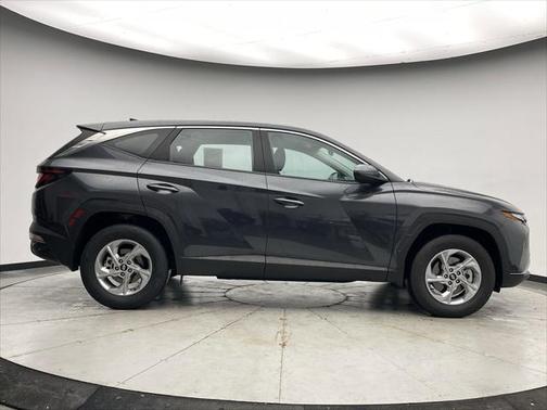 2022 Hyundai TUCSON SE
