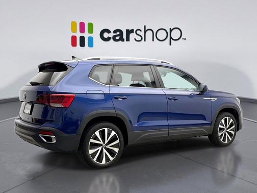 Dusk Blue 2024 Volkswagen Taos 1.5T SE