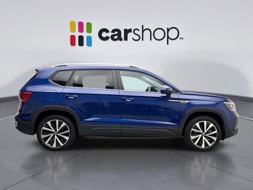 Dusk Blue 2024 Volkswagen Taos 1.5T SE