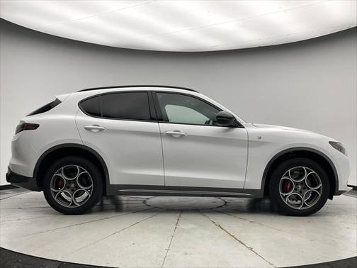 2024 Alfa Romeo Stelvio Ti