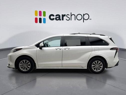 2024 Toyota Sienna XLE