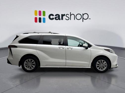 2024 Toyota Sienna XLE