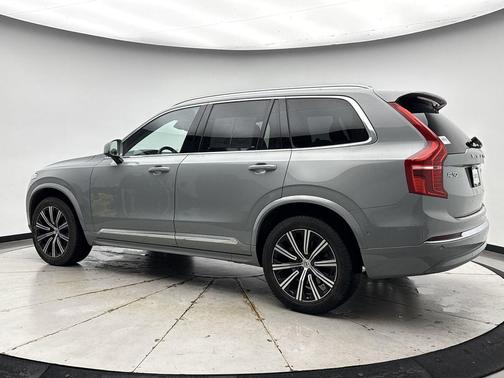 2024 Volvo XC90 B5 Plus Bright Theme