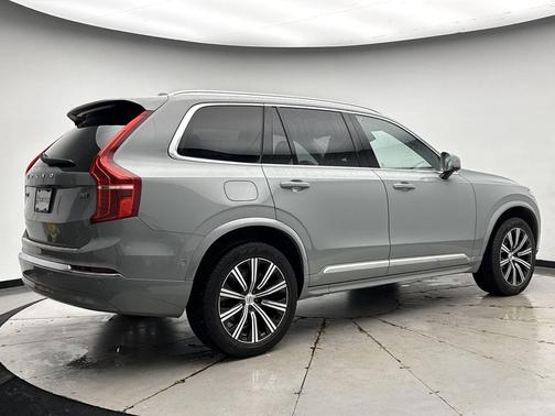 2024 Volvo XC90 B5 Plus Bright Theme