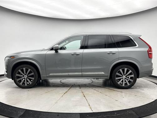 2024 Volvo XC90 B5 Plus Bright Theme