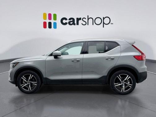 2025 Volvo XC40 B5 Core Bright Theme