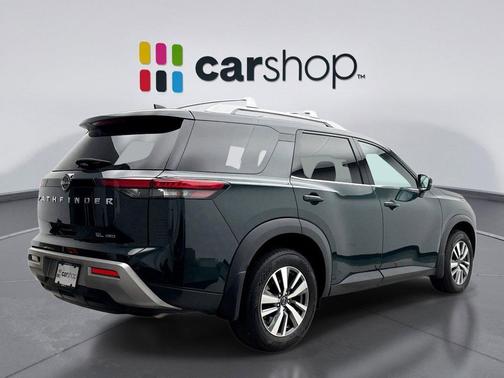 2023 Nissan Pathfinder SL 4WD