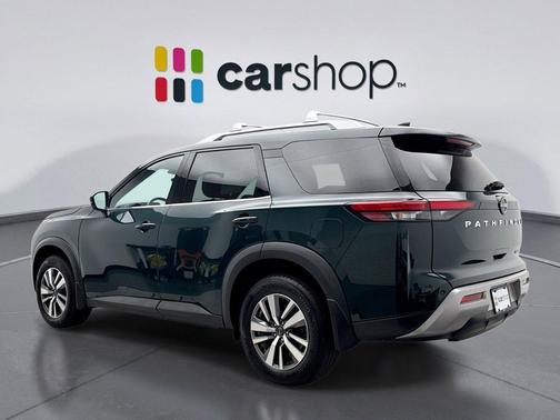 2023 Nissan Pathfinder SL 4WD