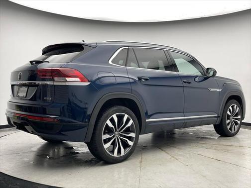 2022 Volkswagen Atlas Cross Sport 3.6L V6 SEL Premium R-Line