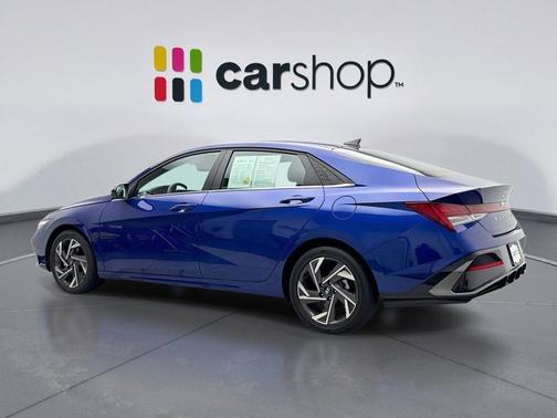 2025 Hyundai ELANTRA SEL